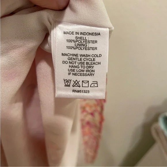 CeCe Ruffle Sleeve Floral Blouse Women’s Size M Peach Coral NWT - Picture 3 of 5